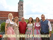 Ein Märchentraum wird wahr: Catherine Hummels präsentiert ihre traumhafte Dirndl-Kollektion für Angermaier Trachten (©Foto: Martin Schmitz)